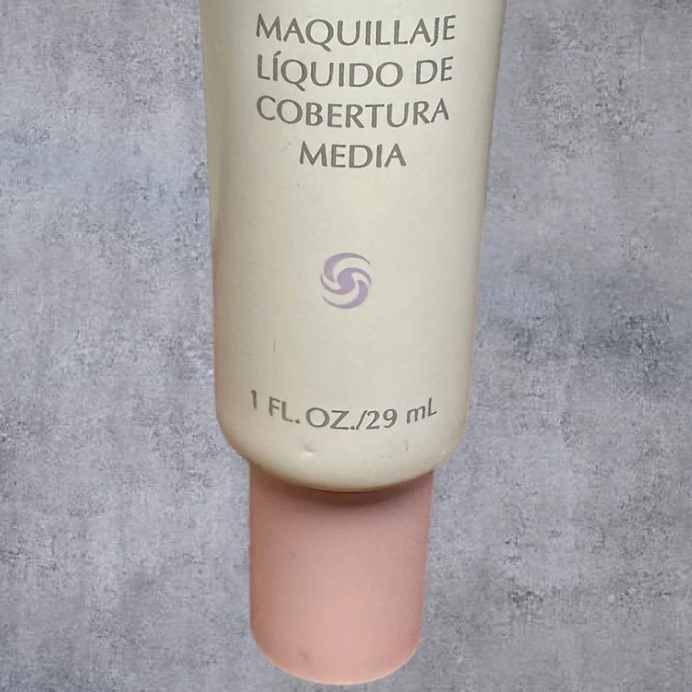 Mary Kay Medium-Coverage Foundation 1oz Ivory 104‎ New Pink Cap Liquid